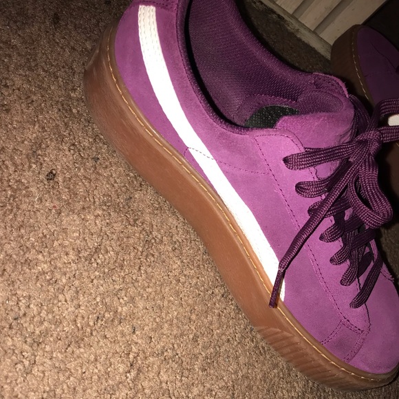 Purple and gold fenty pumas - Picture 2 of 4